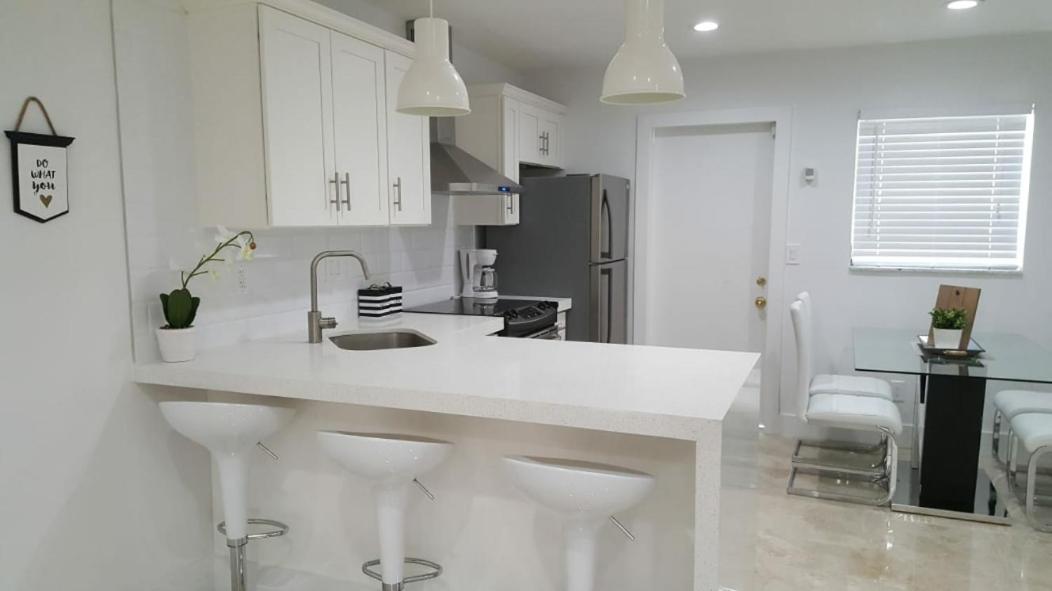 N61 Apartment Hollywood Exterior photo