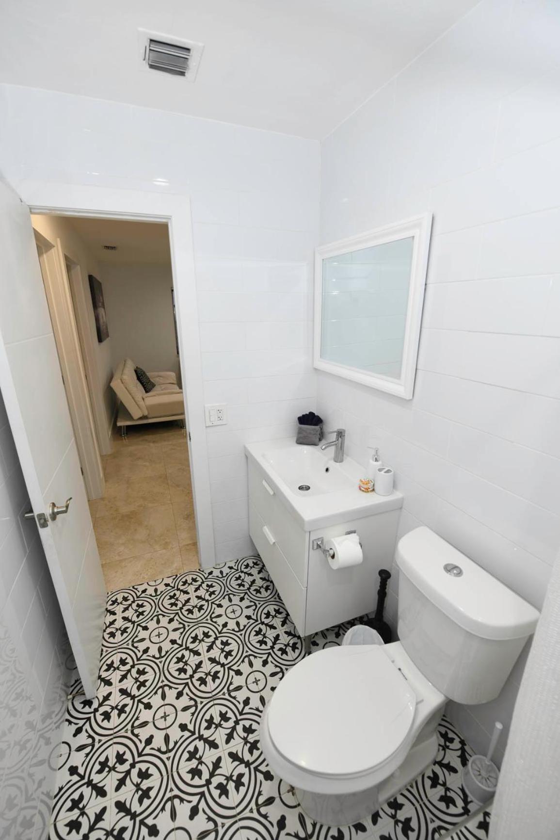 N61 Apartment Hollywood Exterior photo