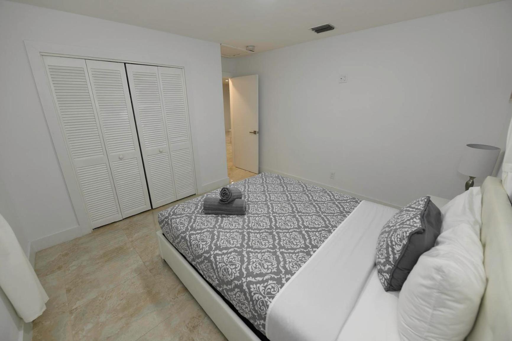 N61 Apartment Hollywood Exterior photo